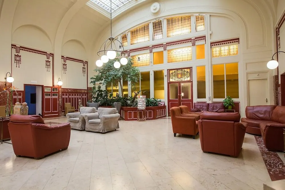 Rho Hotel Amsterdam 3*,