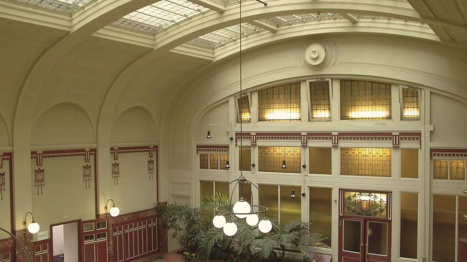 Rho Hotel Amsterdam 3*,
